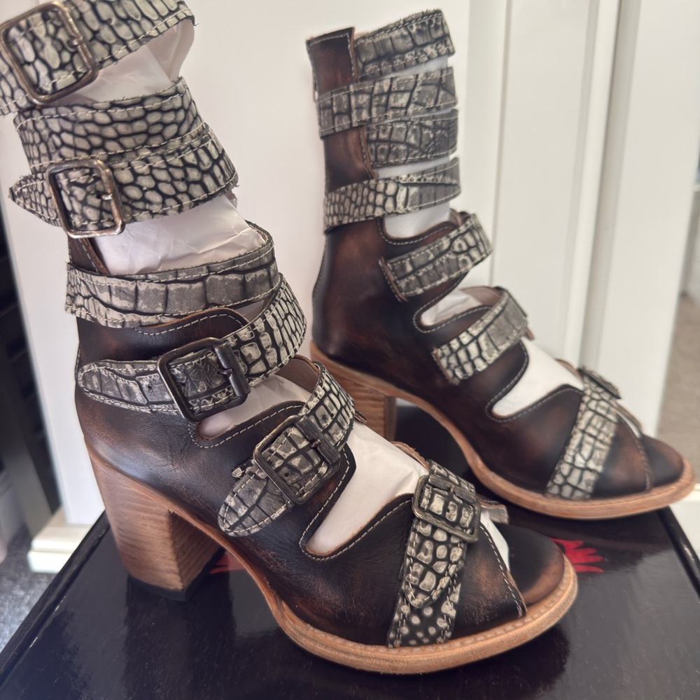 New Freebird Bond Black Croco Multi Size 9 Distressed Leather Heeled Sandal/Boot